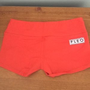 Fleo orange shorts
